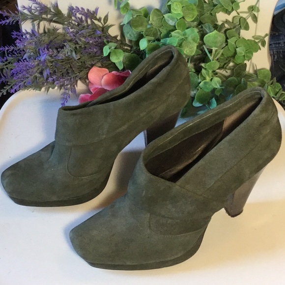 Kenneth Cole Reaction Ankle Boot w/Heel, Green - Picture 3 of 8